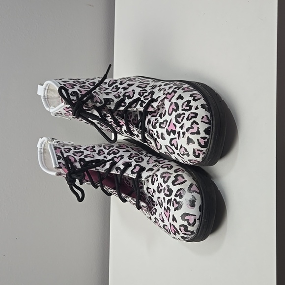 Skechers Shoes - Sketchers Cheetah Pink & Black Boots